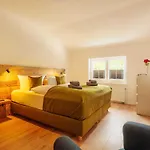 Schlufter Wiese * Браунлаге